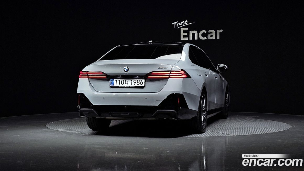 BMW 5-Series 520i M Sport, 2025