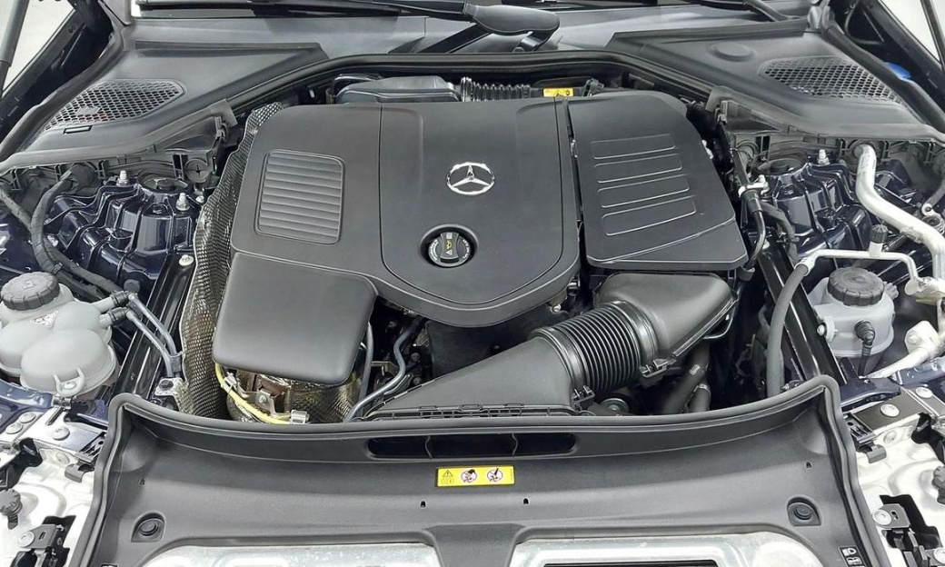 Mercedes-Benz E-Class E300 4MATIC Exclusive, 2024