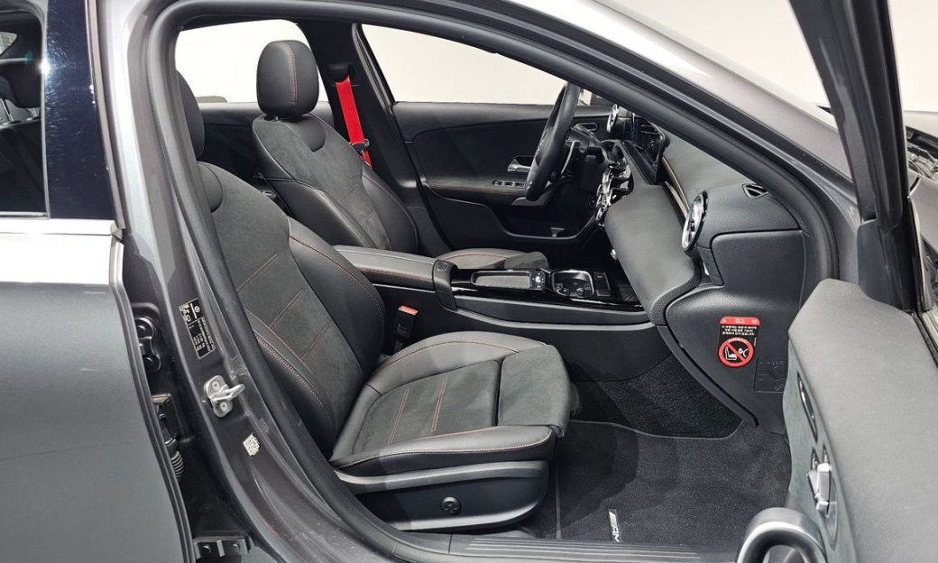 Mercedes-Benz A-Class AMG A35 4MATIC Sedan, 2024