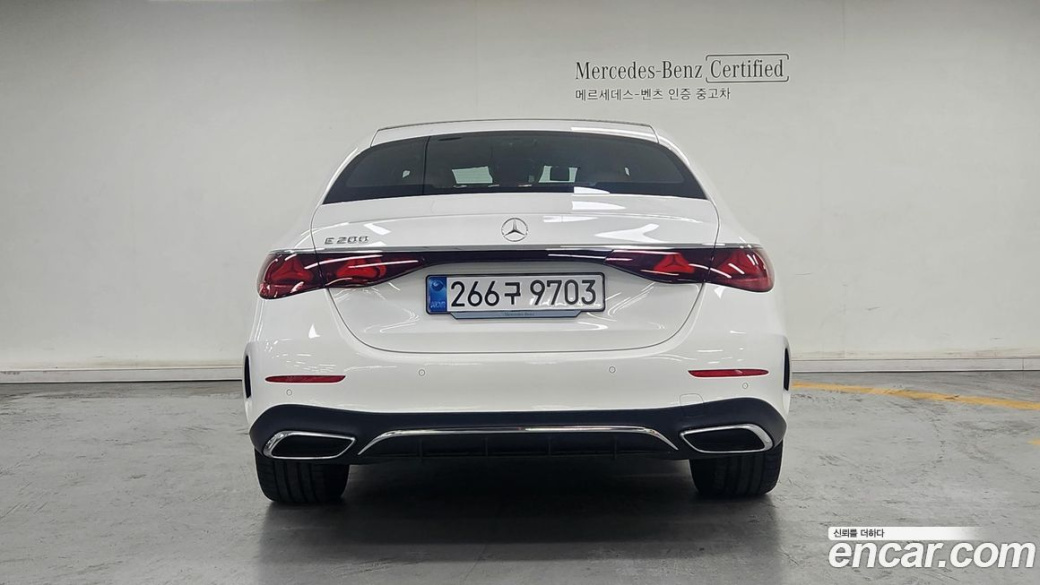 Mercedes-Benz E-Class E200 AMG Line, 2026