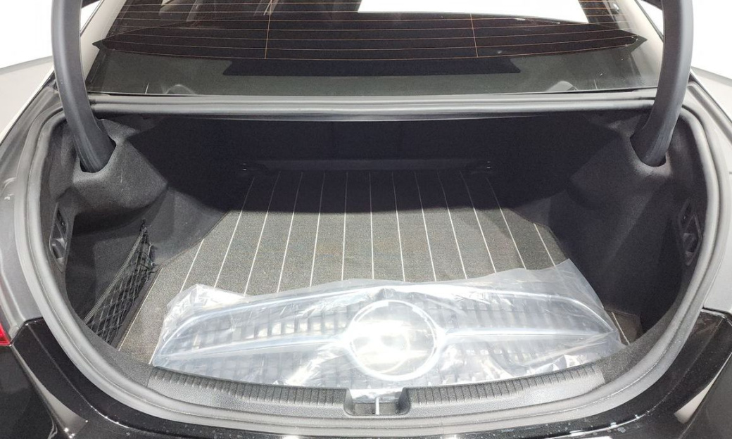 Mercedes-Benz C-Class C300 4MATIC Avantgarde, 2024