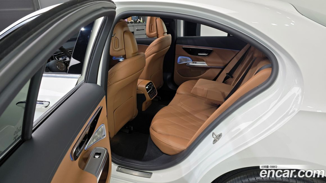 Mercedes-Benz E-Class E220d 4MATIC Exclusive, 2024