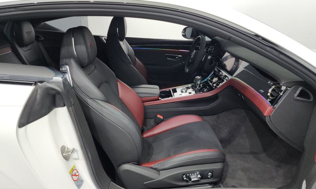 Bentley Continental 4.0 GTS, 2023