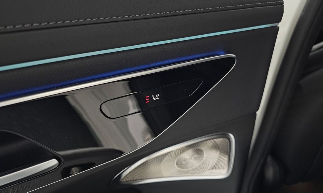 Mercedes-Benz E-Class E300 4MATIC AMG Line, 2024