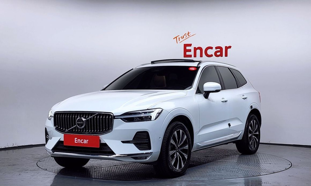 Volvo XC60 B5 Ultimate Bright, 2024
