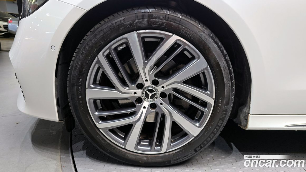 Mercedes-Benz E-Class E220d 4MATIC Exclusive, 2024