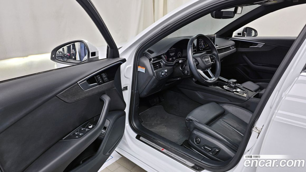 Audi A4 40 TFSI Premium, 2023