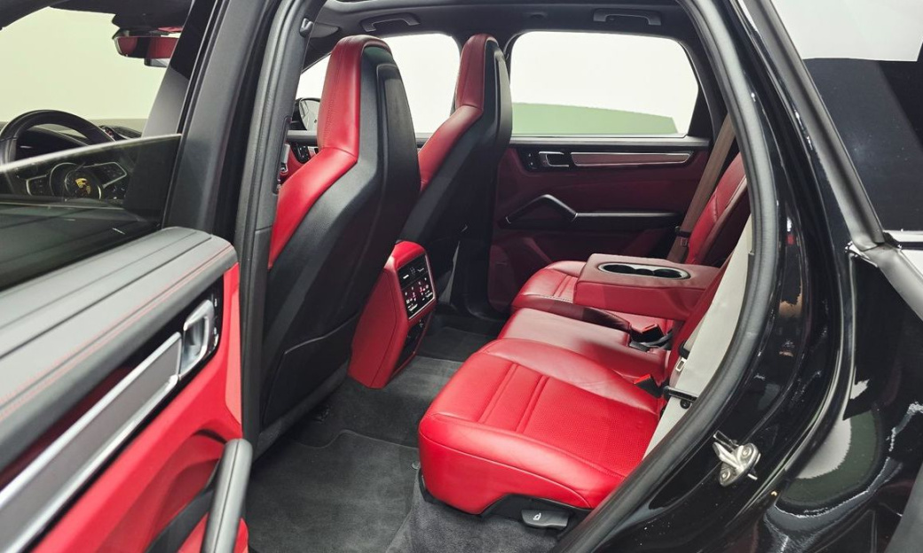 Porsche Cayenne 3.0 PLATINUM EDITION, 2023