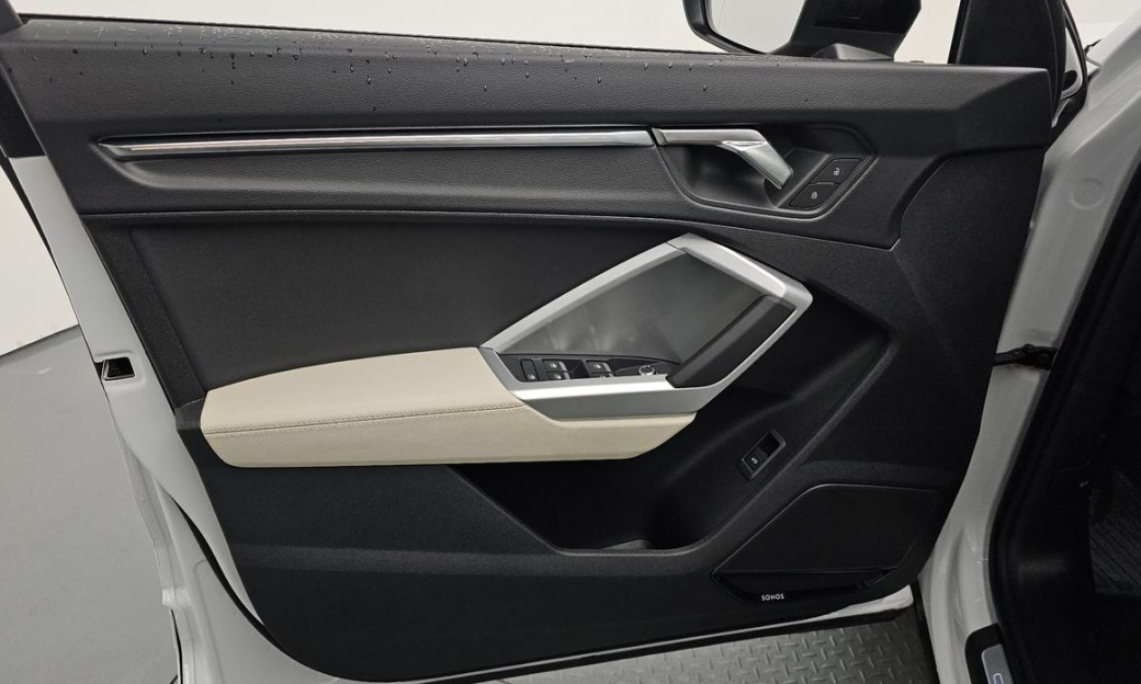 Audi Q3 35 TDI Premium, 2025