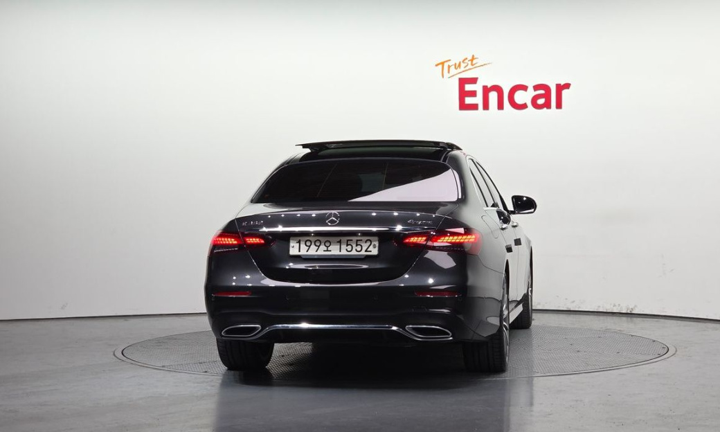 Mercedes-Benz E-Class E350 4MATIC AMG Line, 2022