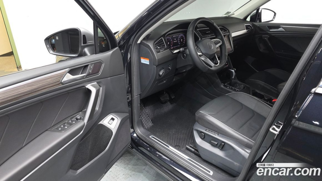 Volkswagen Tiguan 2.0 TSI Prestige, 2024