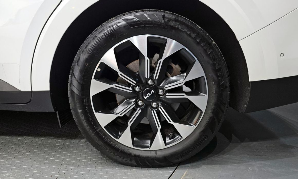 Kia Carnival 9-Seater Signature, 2023