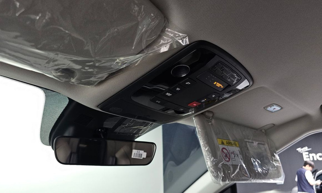 Kia Carnival 9-Seater Prestige, 2025