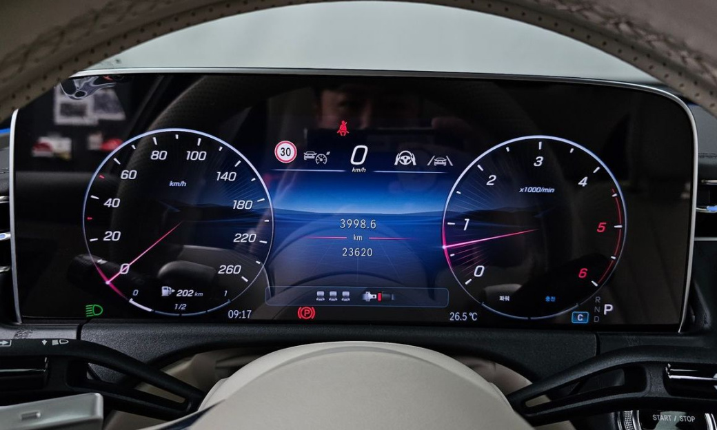 Mercedes-Benz E-Class E220d 4MATIC Exclusive, 2024