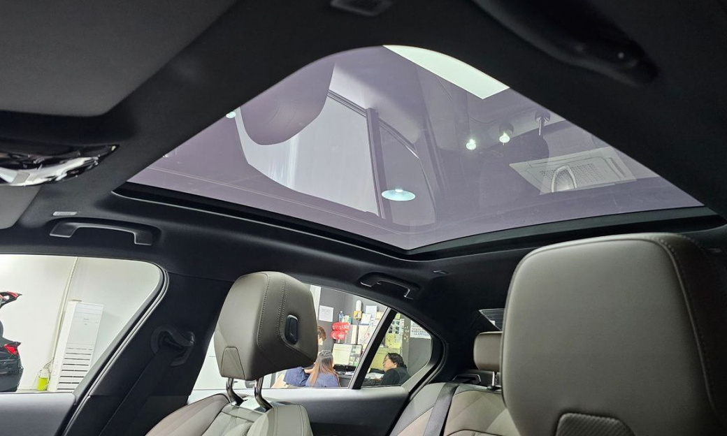 BMW 5-Series 520i M Sport, 2025
