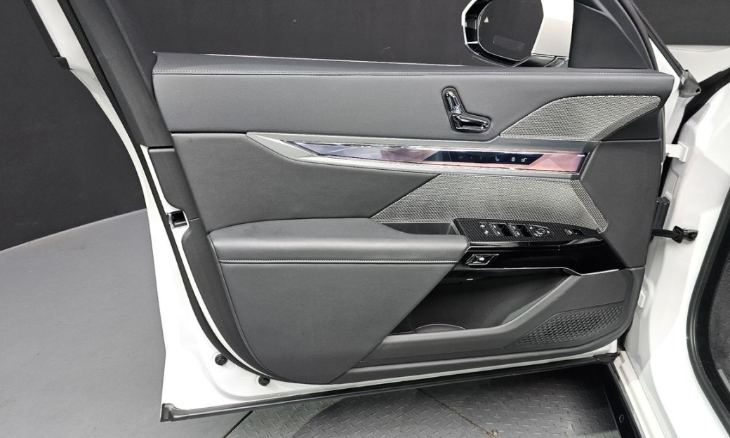 BMW 7-Series 740d xDrive M Sport, 2025