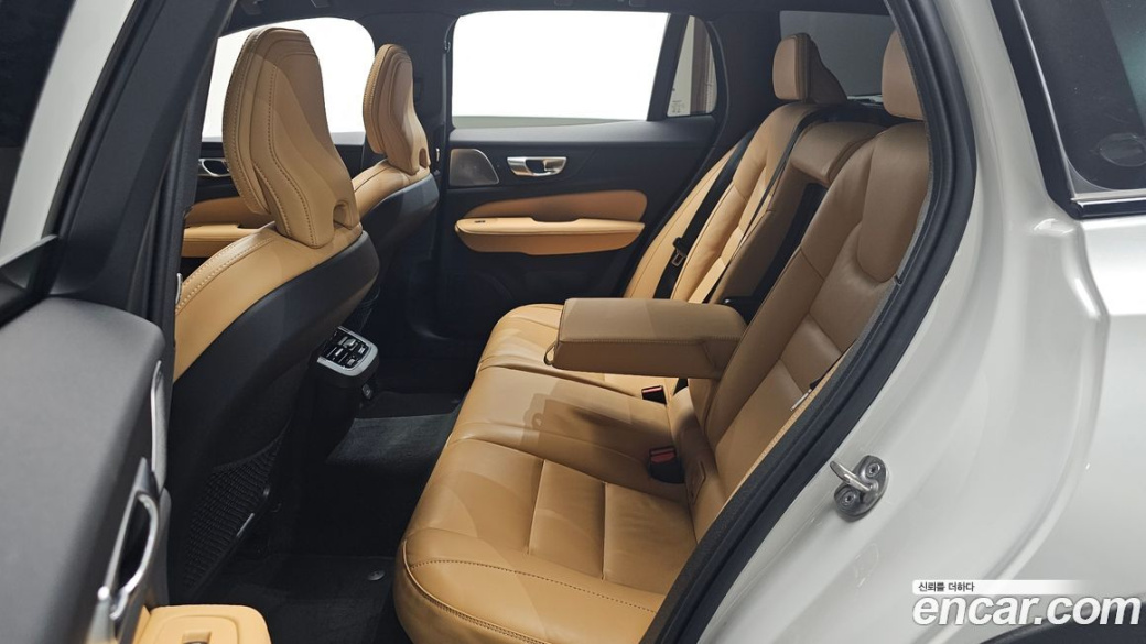 Volvo V60 B5 Ultimate AWD, 2024