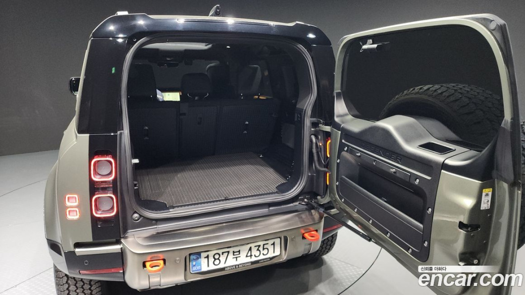 Land Rover Defender 110 P400 X, 2024