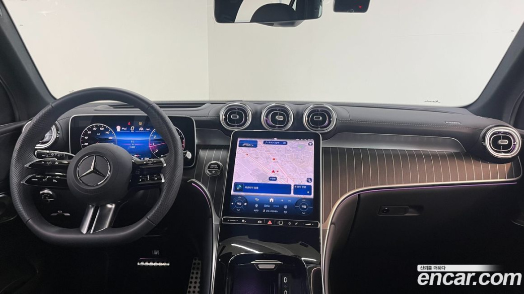 Mercedes-Benz GLC-Class GLC300 4MATIC AMG Line, 2025