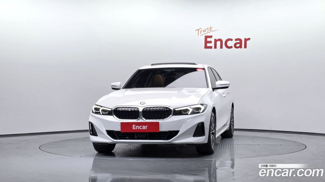 BMW 3-Series 320i, 2024