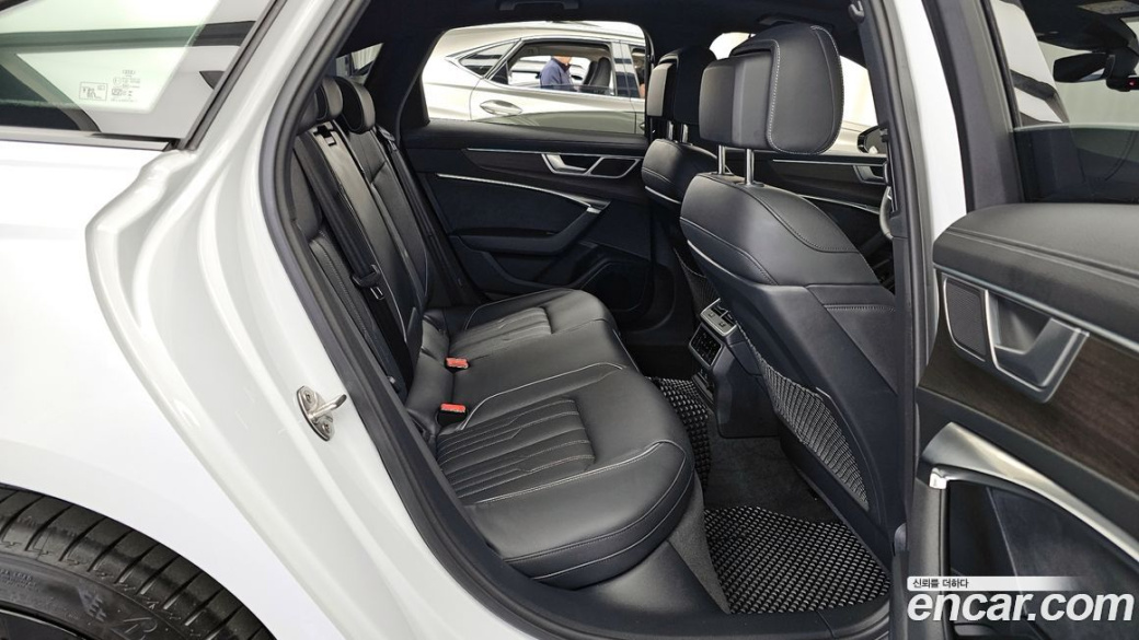 Audi A6 45 TFSI Premium, 2025