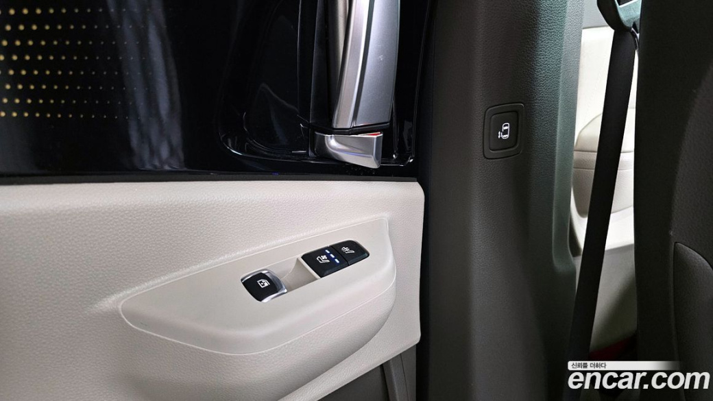 Kia Carnival 9-Seater Gravity, 2025