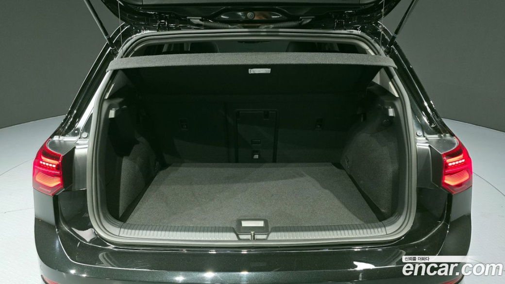 Volkswagen Golf 2.0 TDI Prestige, 2024
