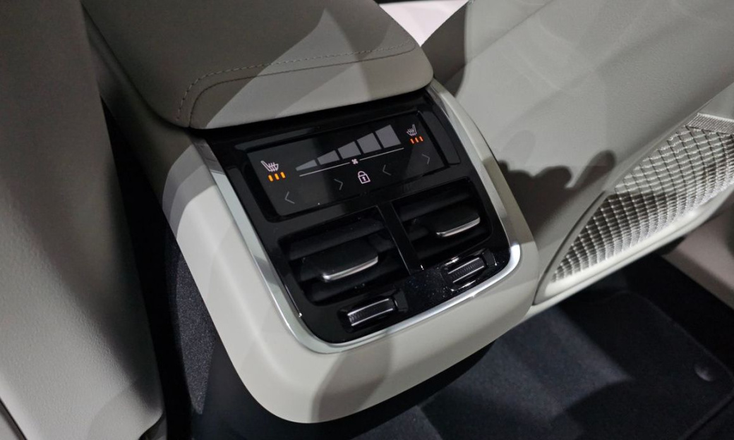 Volvo XC60 B5 Ultra Bright Air Sus, 2026