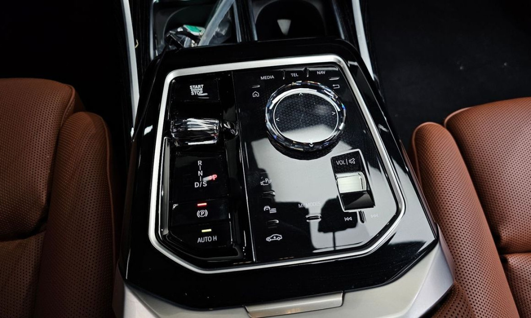BMW 7-Series 740i xDrive M Sport, 2025