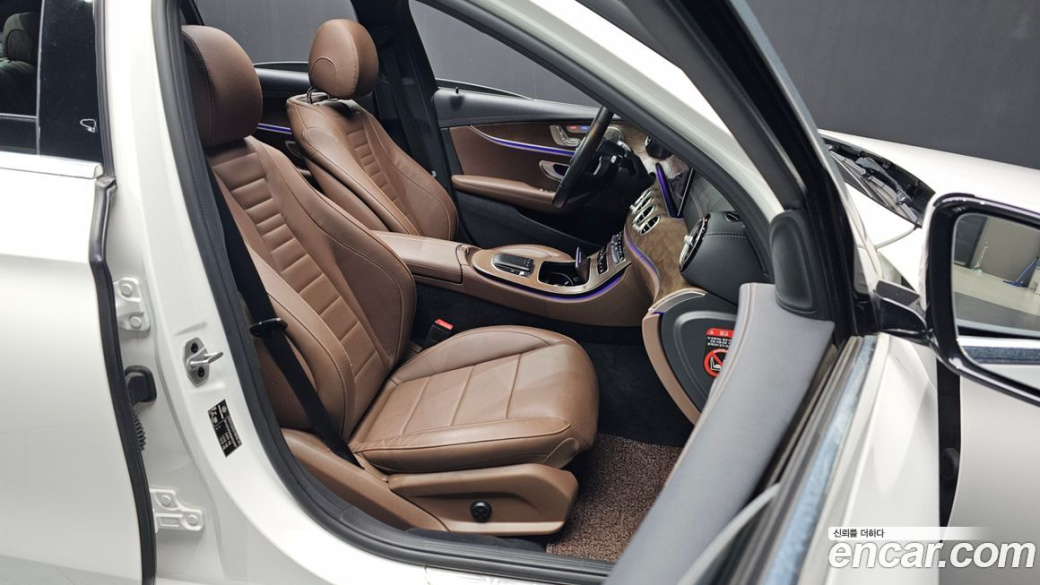 Mercedes-Benz E-Class E220d 4MATIC Exclusive, 2021