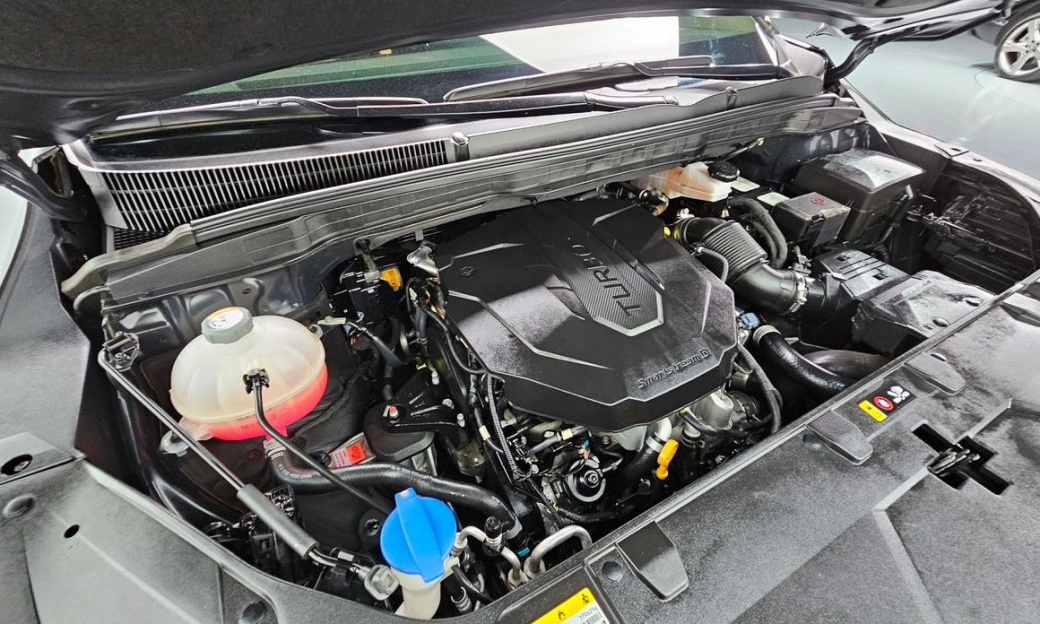 Kia Carnival 9-Seater Signature, 2023