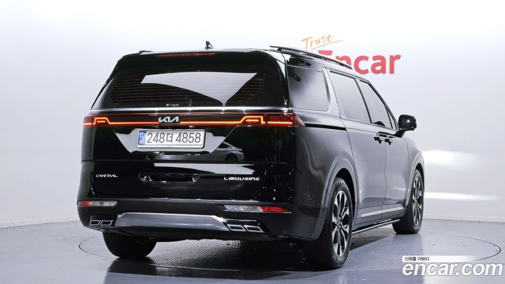 Kia Carnival 7-Seater Signature, 2023