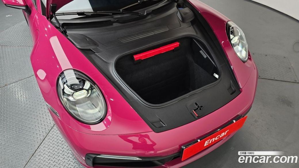 Porsche 911 Carrera Cabriolet, 2024