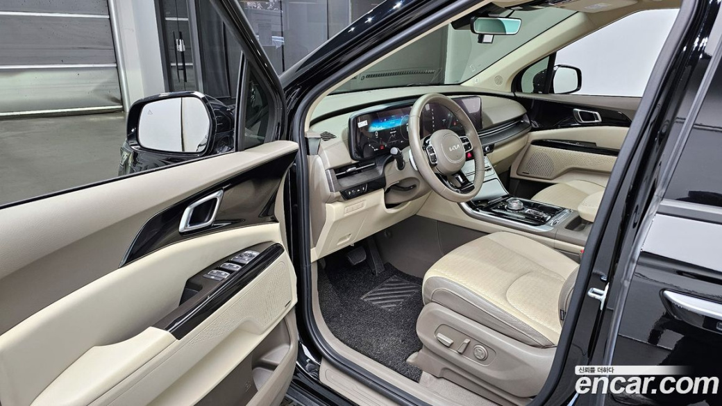 Kia Carnival 9-Seater Noblesse, 2022