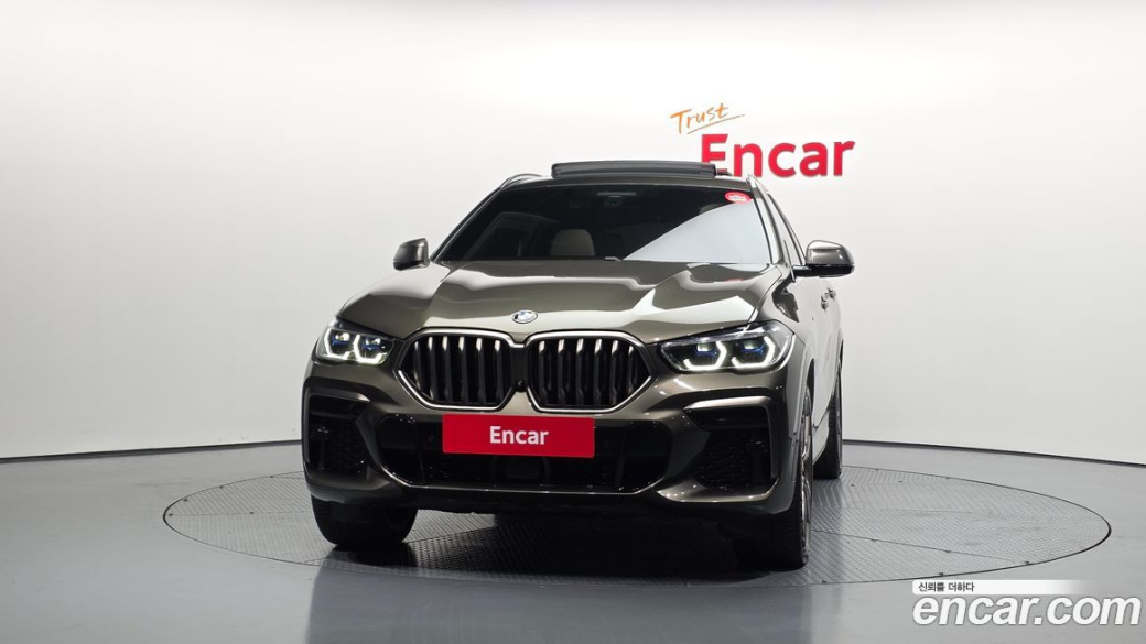 BMW X6 M50i, 2022