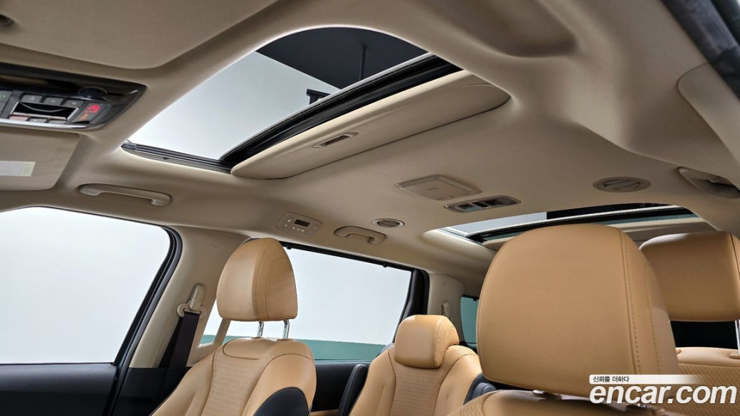 Kia Carnival 9-Seater Signature, 2023