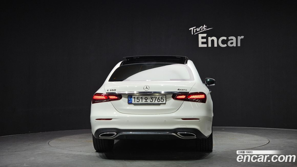Mercedes-Benz E-Class E350 4MATIC AMG Line, 2022