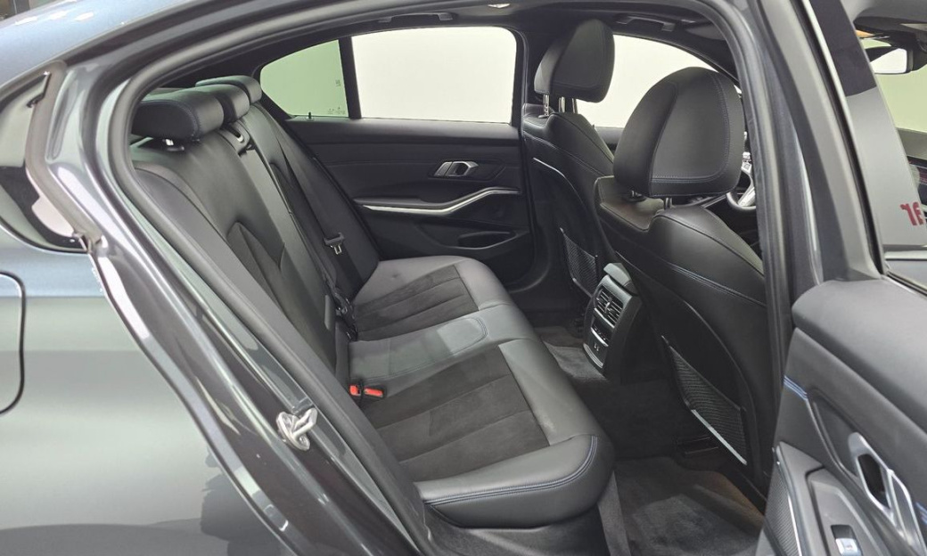BMW 3-Series 320i M Sport, 2022