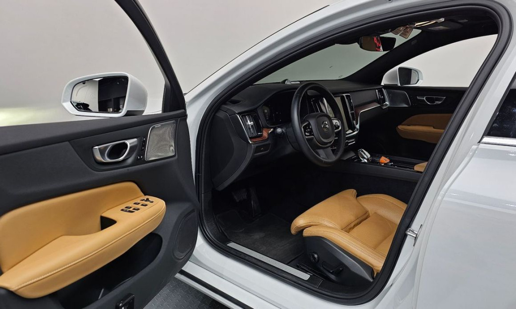 Volvo S60 B5 Ultimate Bright, 2024
