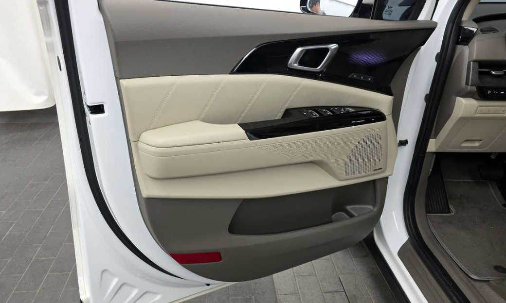 Kia Carnival 9-Seater Signature, 2023