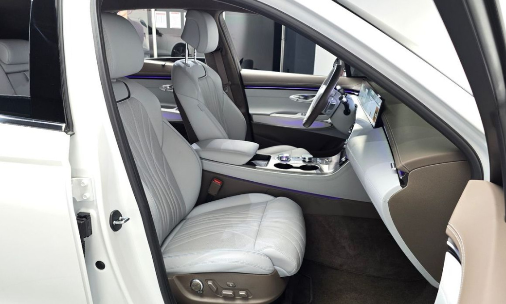 Genesis GV70 2.5T Gasoline AWD, 2025