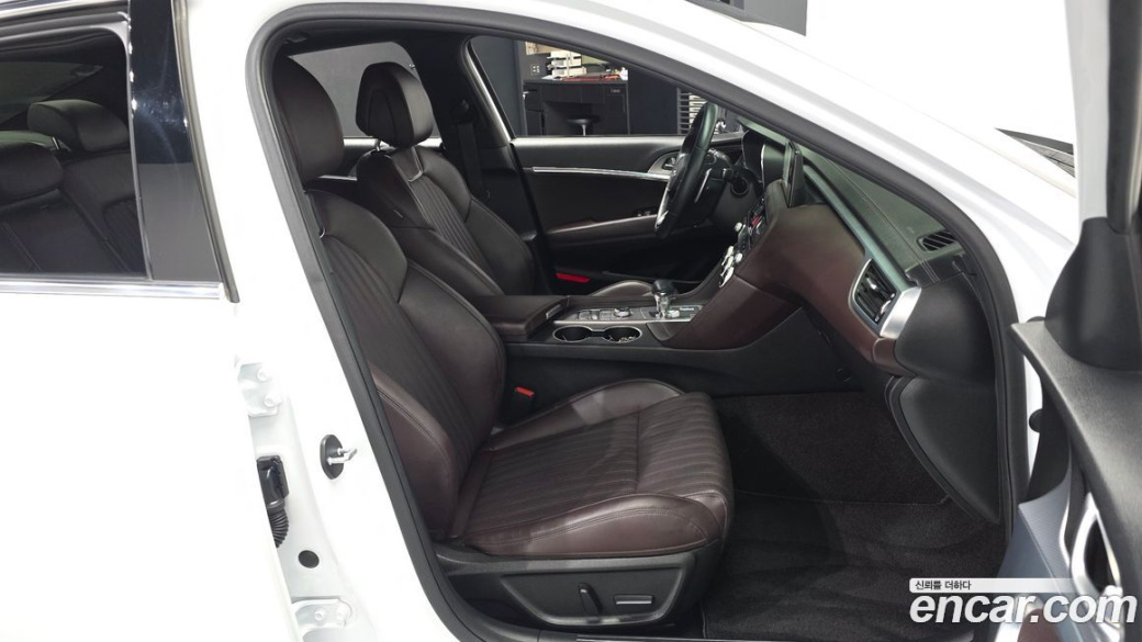 Genesis G70 Gasoline 2.0T 2WD, 2023