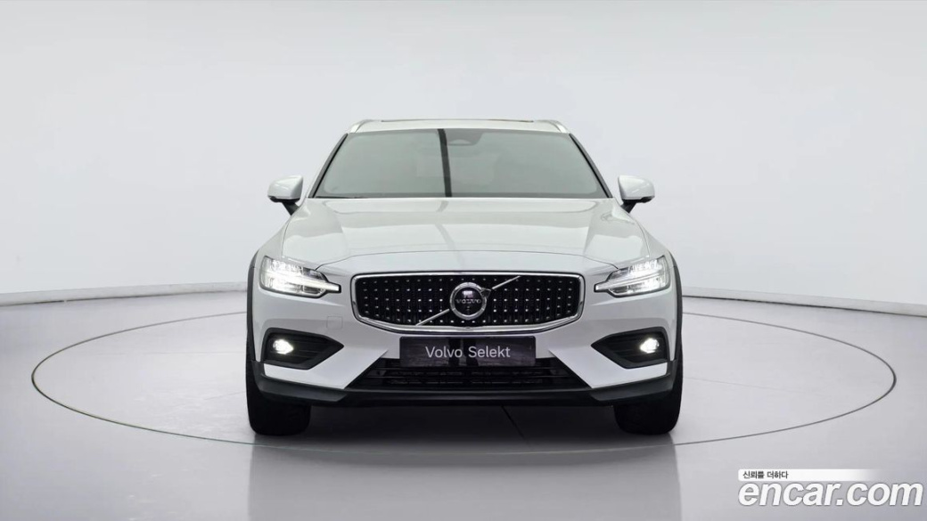 Volvo V60 B5 Ultimate AWD, 2023