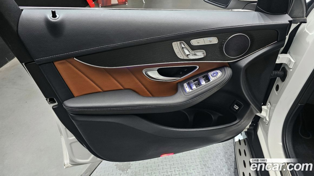 Mercedes-Benz GLC-Class GCL300 4MATIC Coupe, 2023