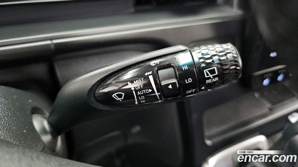 Hyundai Staria 4WD Tourer 9-Seater, 2025