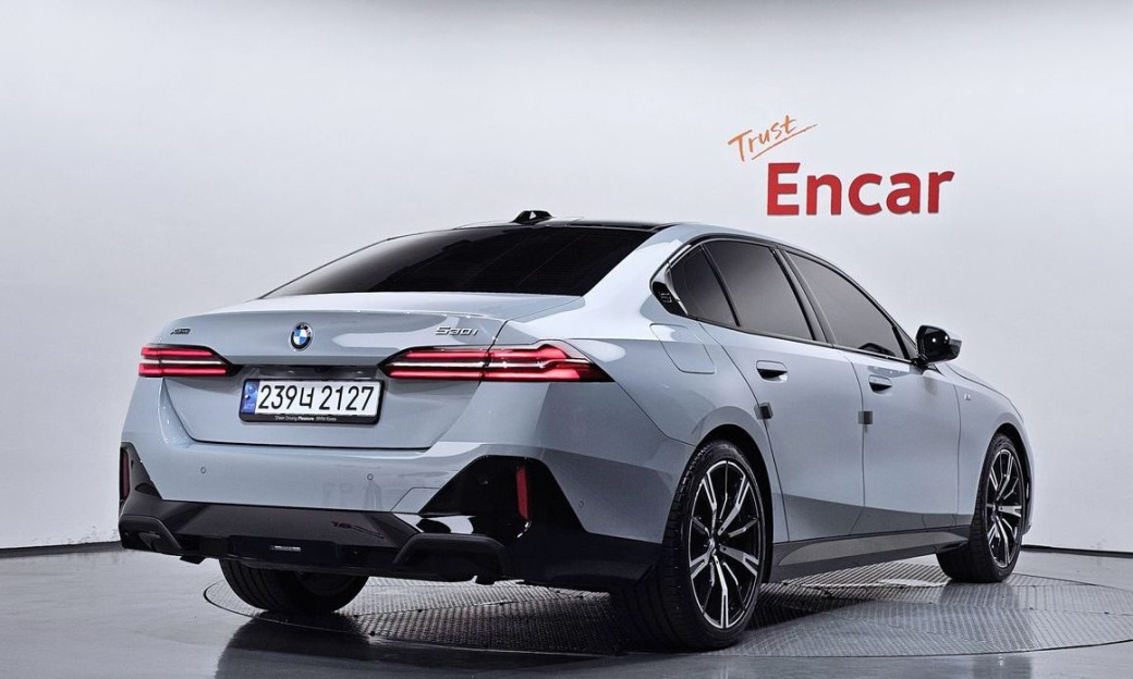 BMW 5-Series 530i xDrive M Sport, 2024