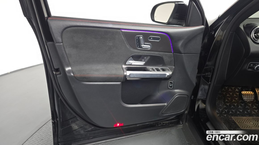 Mercedes-Benz GLB-Class GLB250 4MATIC, 2023
