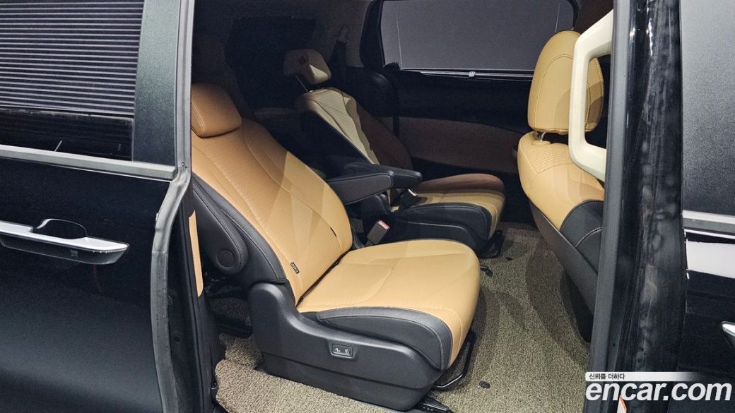 Kia Carnival 9-Seater Prestige, 2023