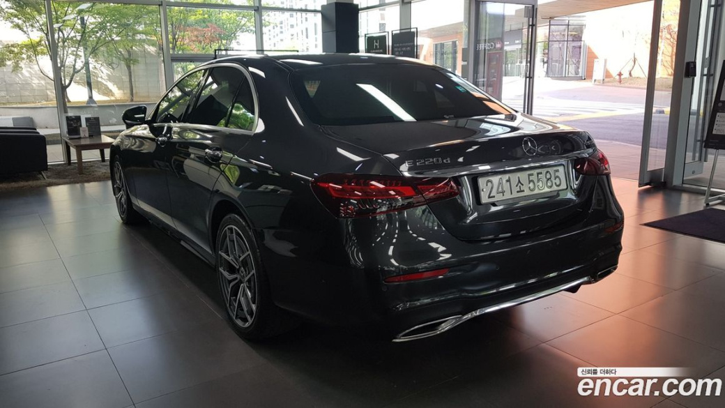 Mercedes-Benz E-Class E220d 4MATIC AMG Line, 2022