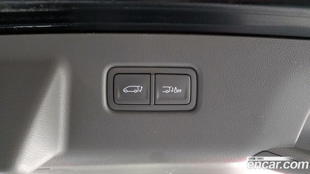 Hyundai Staria 4WD Lounge 7-Seater, 2023